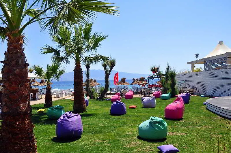 טורגוטריס Charm Beach Hotel